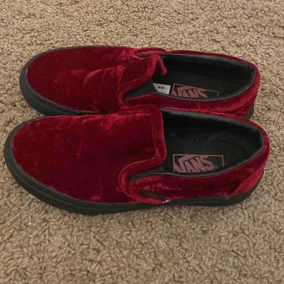 VANS red velvet slip ons size 5 - Picture 3 of 3